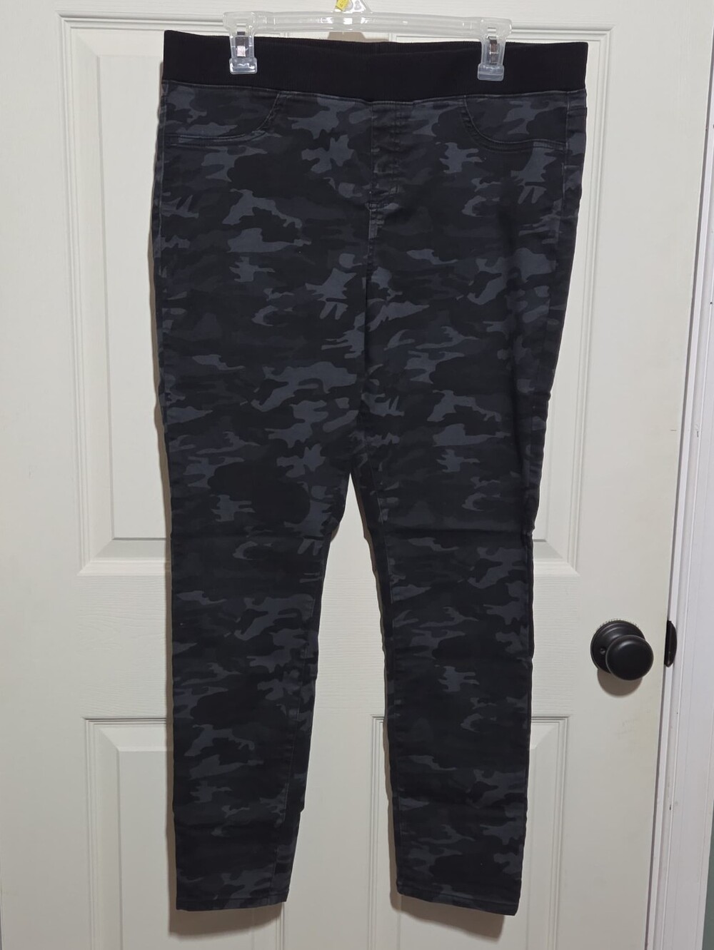 NOBO black camo jeggings